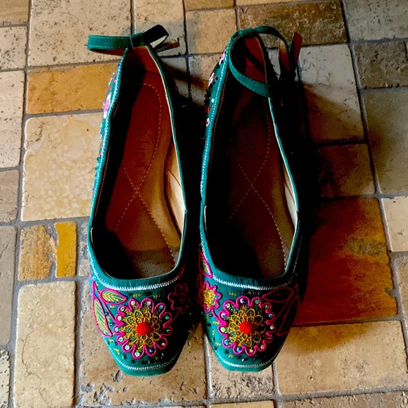 TWO LIPS Shoes BALLEY STYLE Flats with Straps Size 8 Green with Sparkle SO CUTE - Picture 4 of 8